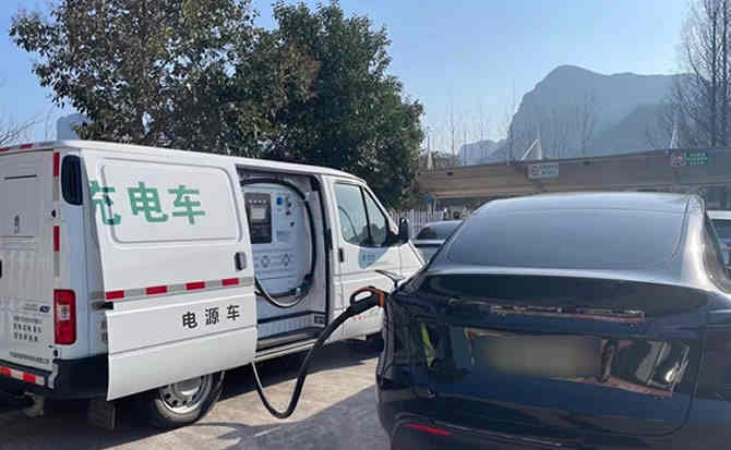 云阳汽车搭电